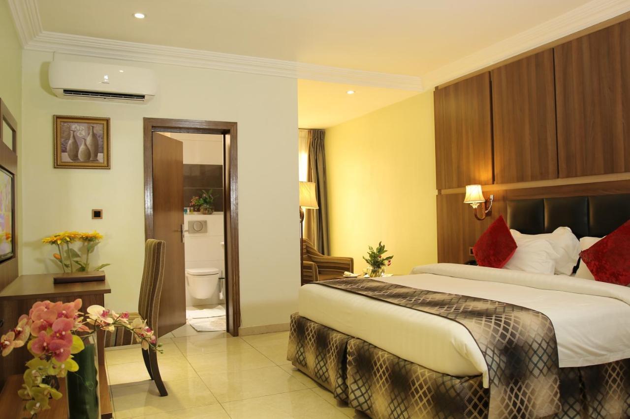 Grand Pela Hotel & Suites Абуджа Экстерьер фото