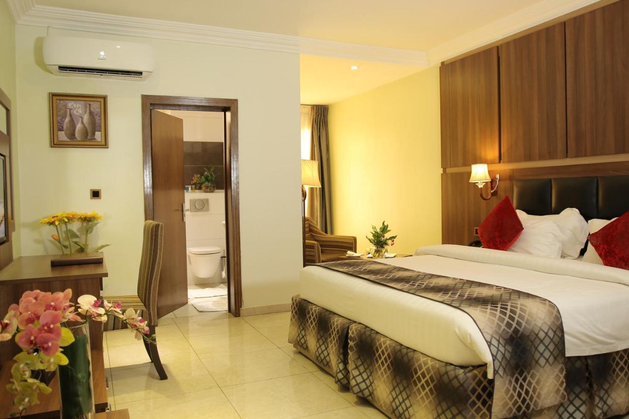 Grand Pela Hotel & Suites Абуджа Экстерьер фото