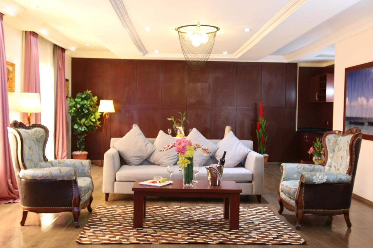 Grand Pela Hotel & Suites Абуджа Экстерьер фото