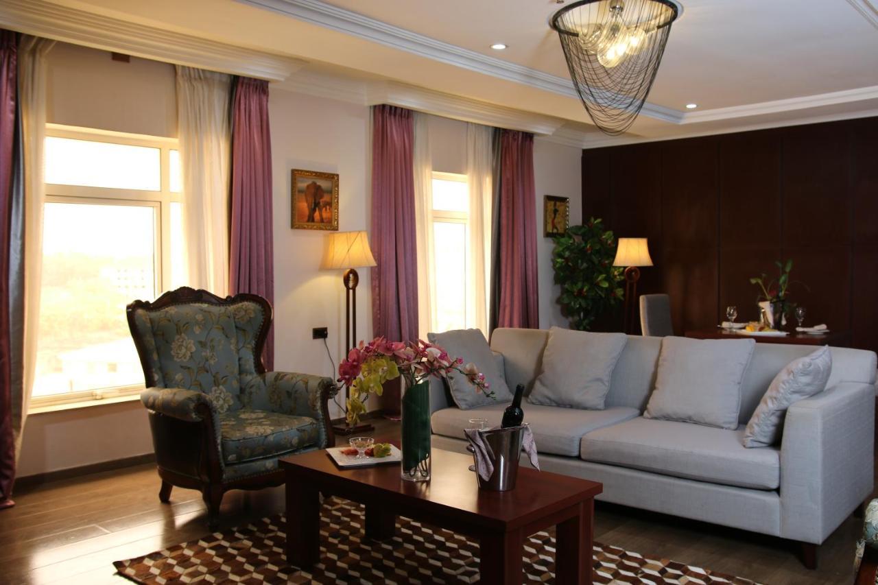 Grand Pela Hotel & Suites Абуджа Экстерьер фото