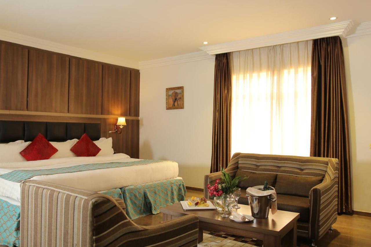 Grand Pela Hotel & Suites Абуджа Экстерьер фото