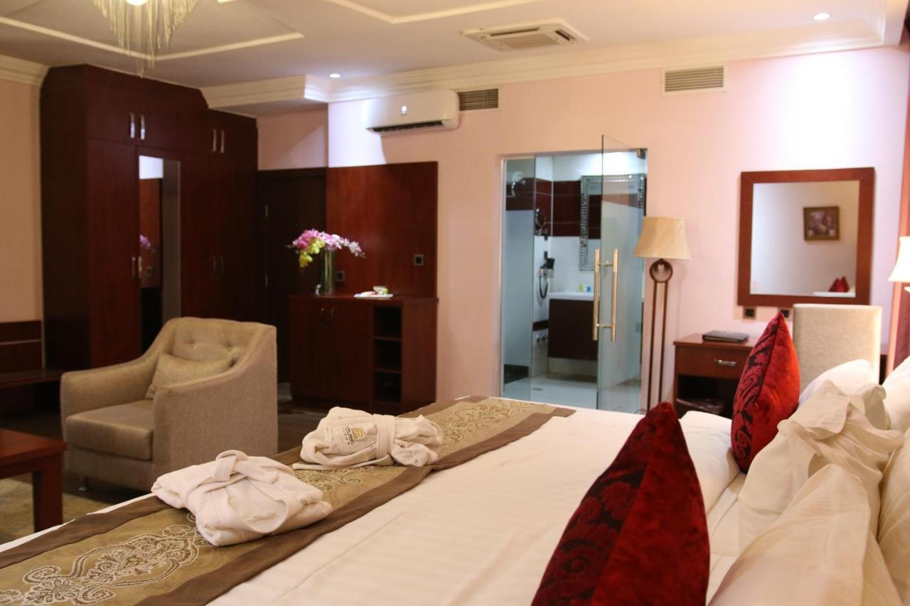 Grand Pela Hotel & Suites Абуджа Экстерьер фото