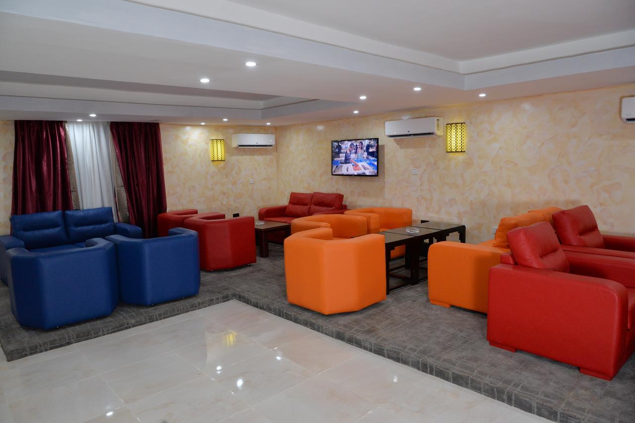 Grand Pela Hotel & Suites Абуджа Экстерьер фото