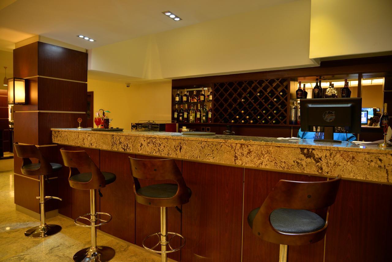 Grand Pela Hotel & Suites Абуджа Экстерьер фото